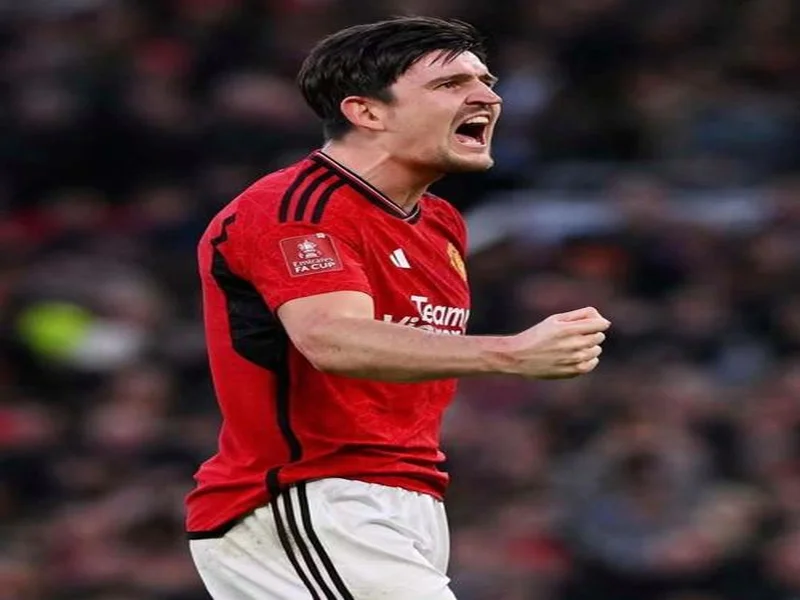 官方：马奎尔与曼联续约至2027年夏天，附带一年续约选项